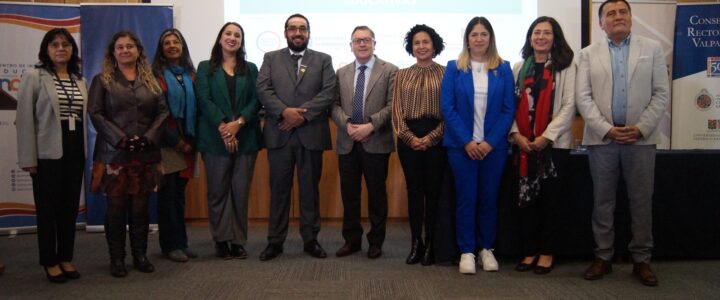 SEMINARIO DEL CRUV REÚNE ESCUELAS DE VALPARAÍSO PARA ANALIZAR RESPUESTAS EDUCATIVAS EN EMERGENCIAS POST-INCENDIO